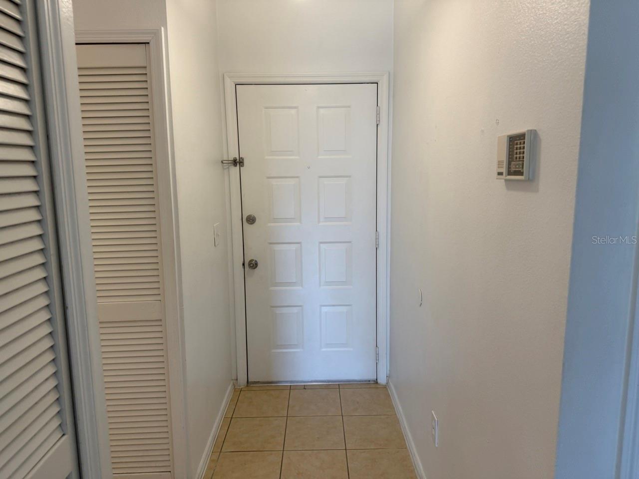 Image 4 of 11 For 1239 Lucaya Circle