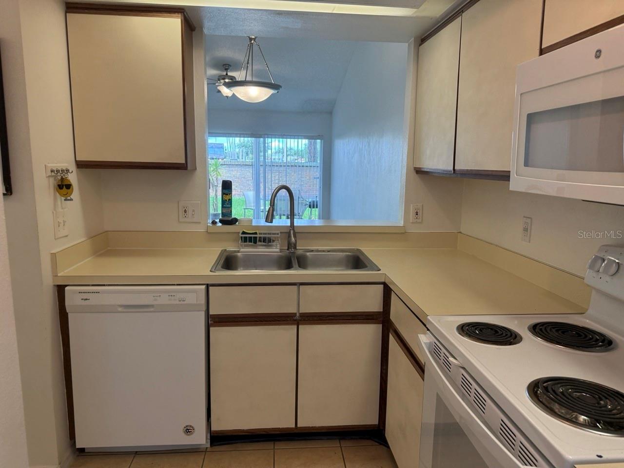 Image 6 of 11 For 1239 Lucaya Circle