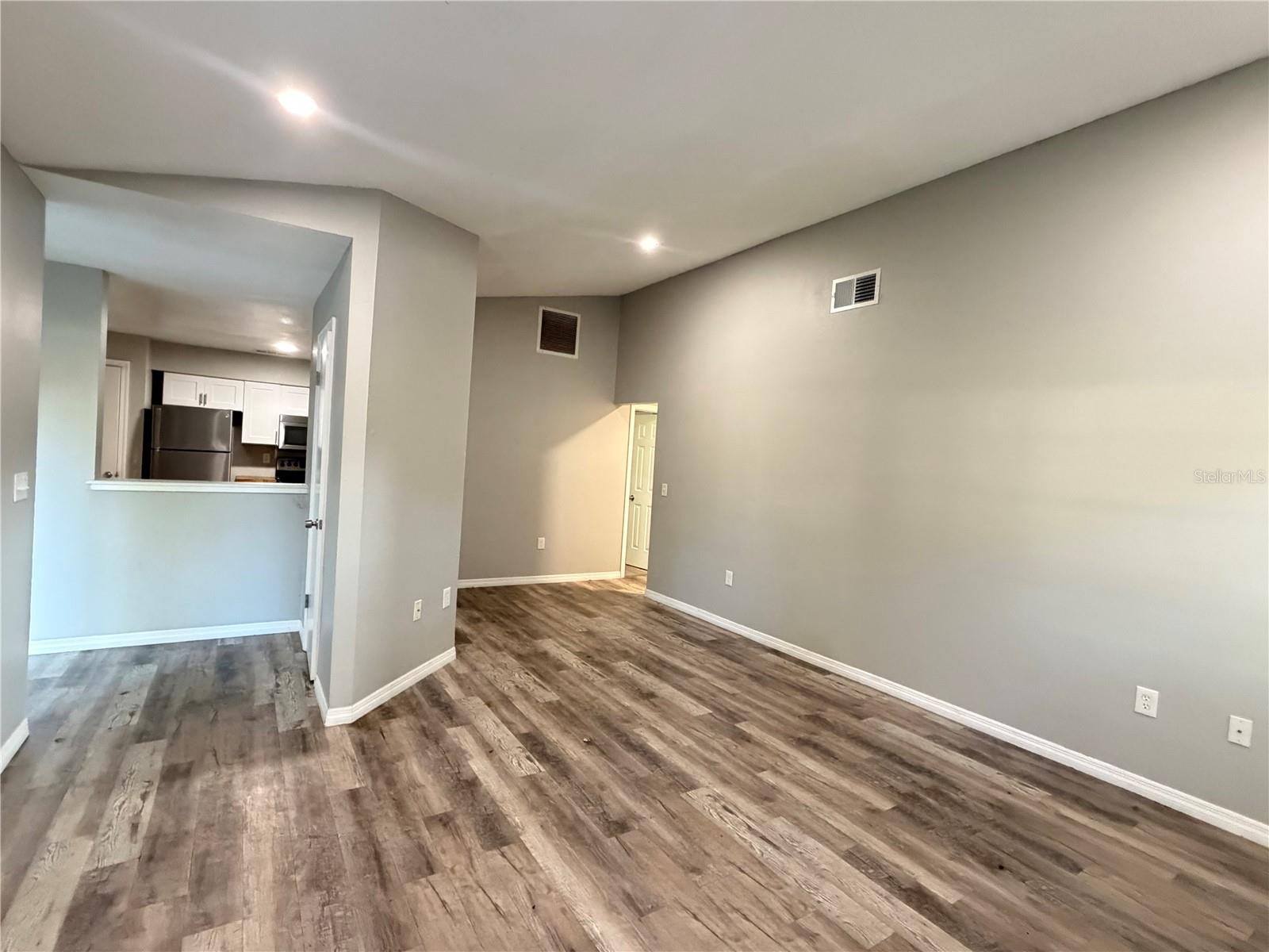 Image 2 of 9 For 445 Lakeside Place