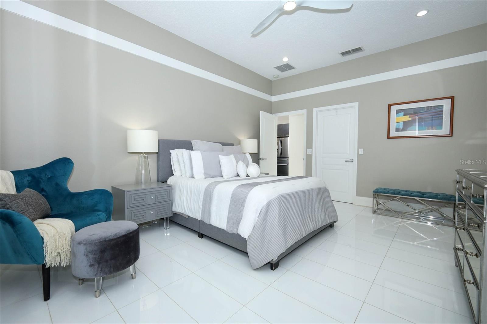 Image 23 of 78 For 17617 Woodfield Hill Court