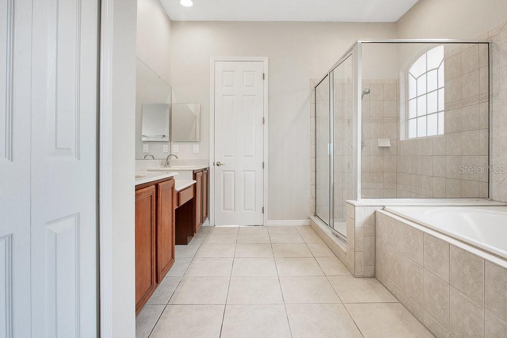 Image 20 of 37 For 856 Spring Oak Circle