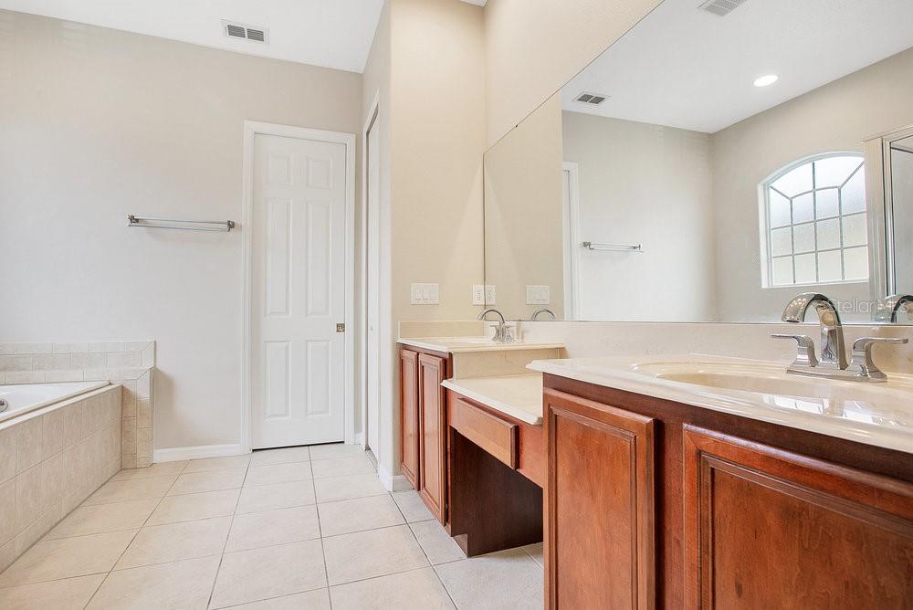 Image 21 of 37 For 856 Spring Oak Circle