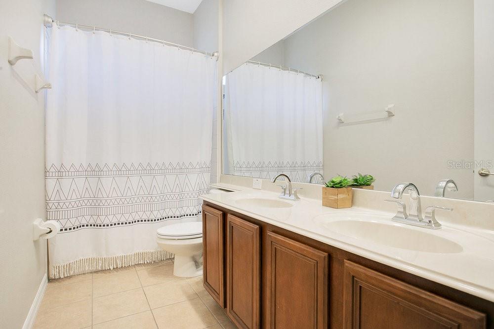 Image 23 of 37 For 856 Spring Oak Circle
