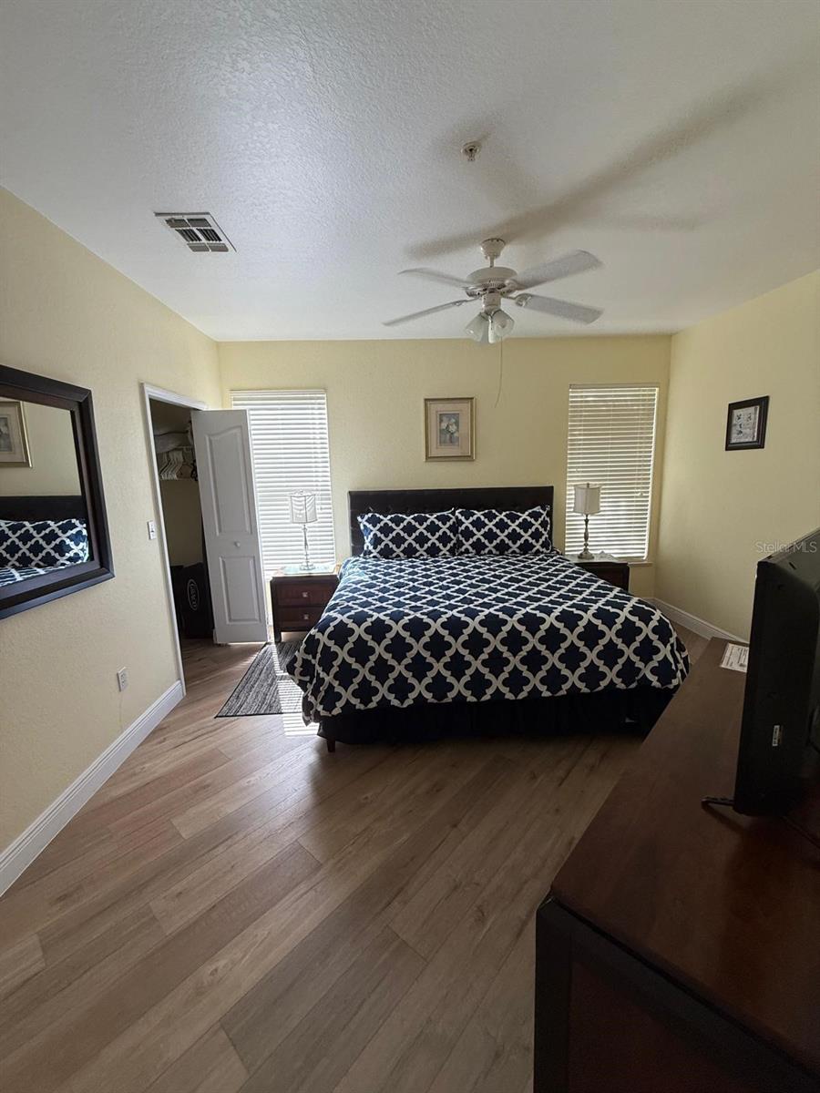 Image 17 of 26 For 8917 Legacy Court 207