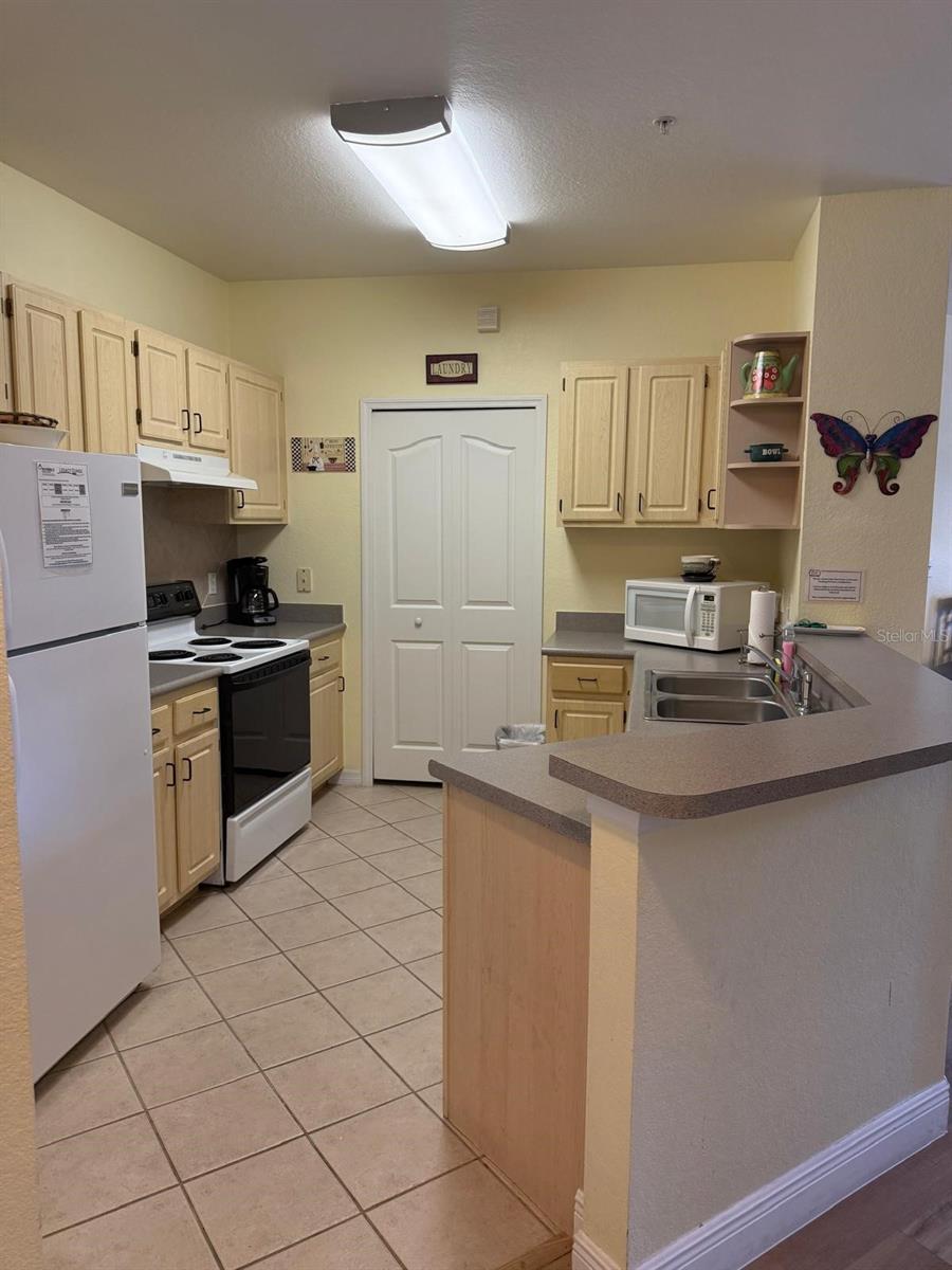 Image 6 of 26 For 8917 Legacy Court 207