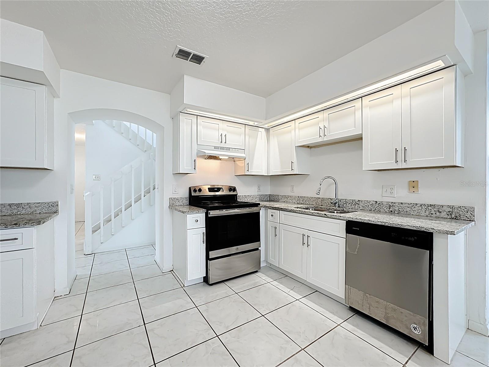 Image 10 of 45 For 5035 Heatherlake Terrace