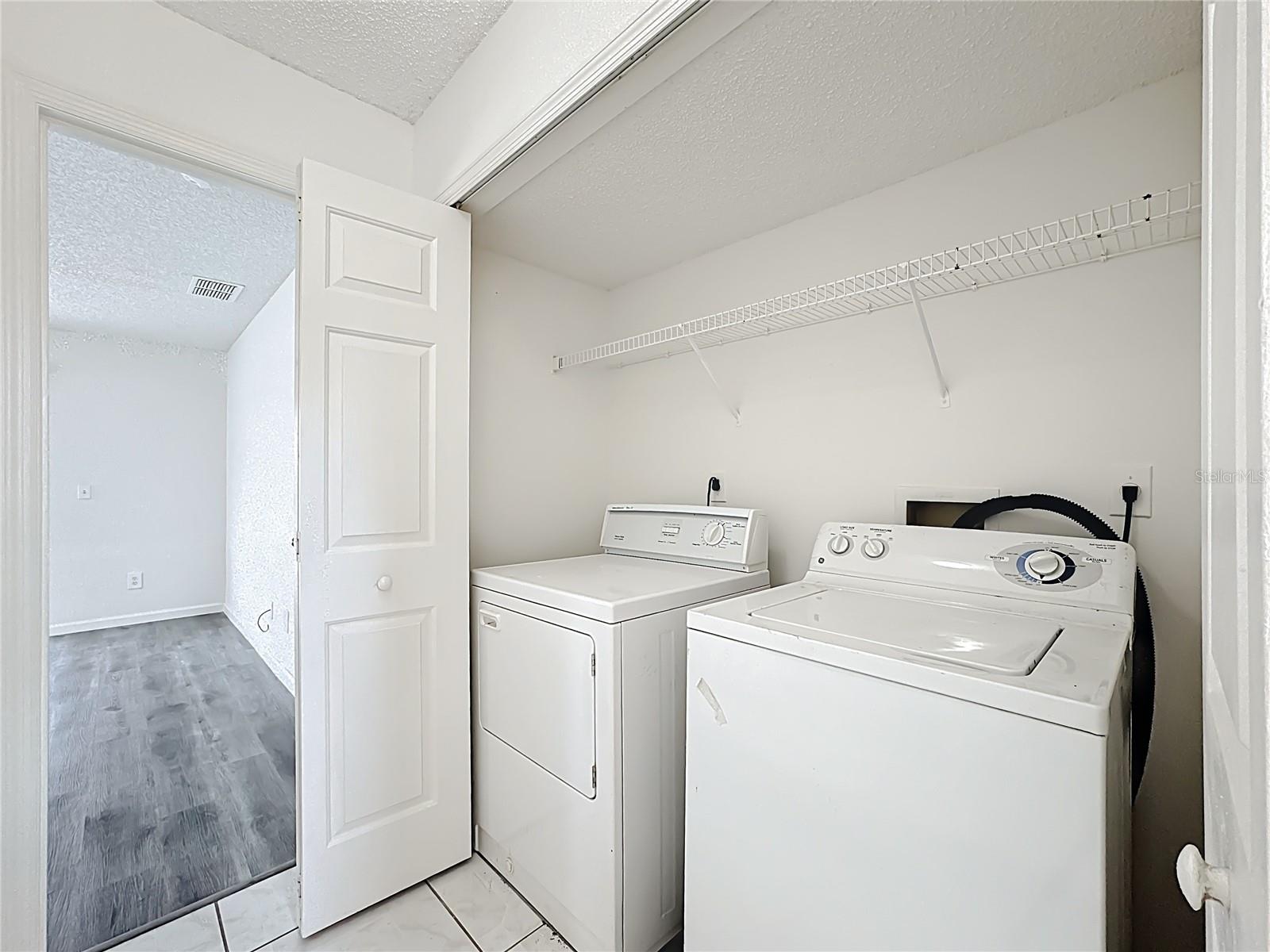 Image 15 of 45 For 5035 Heatherlake Terrace