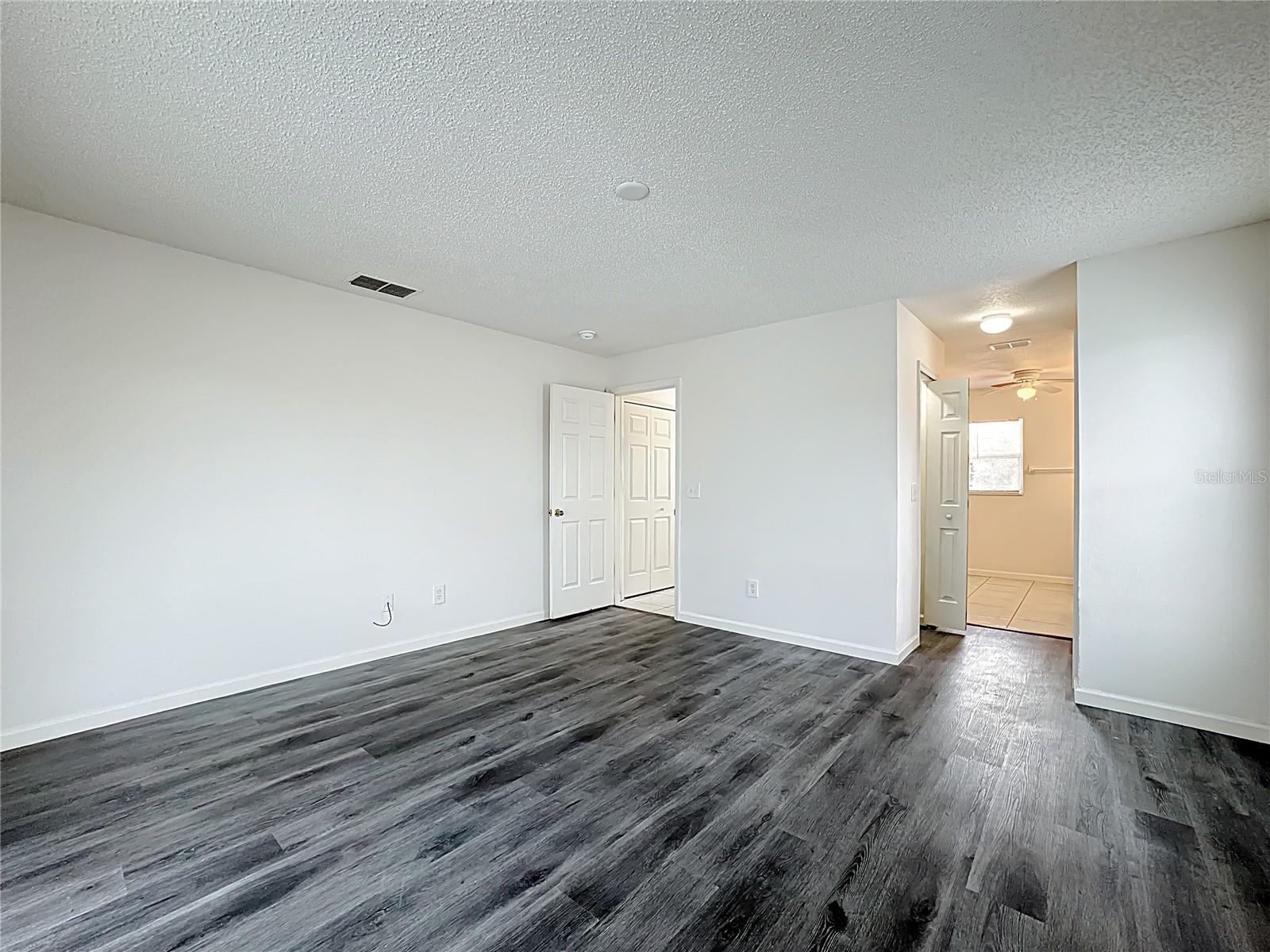 Image 16 of 45 For 5035 Heatherlake Terrace
