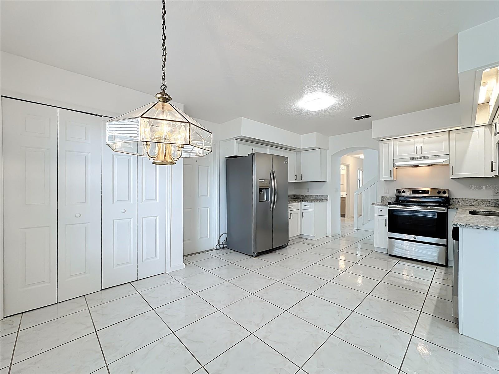 Image 9 of 45 For 5035 Heatherlake Terrace