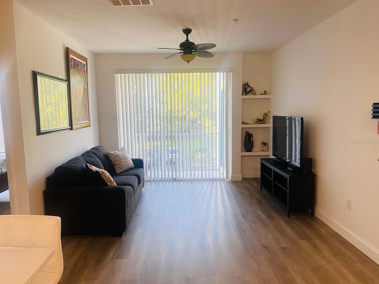 Image 5 of 9 For 8909 Legacy Ct  203