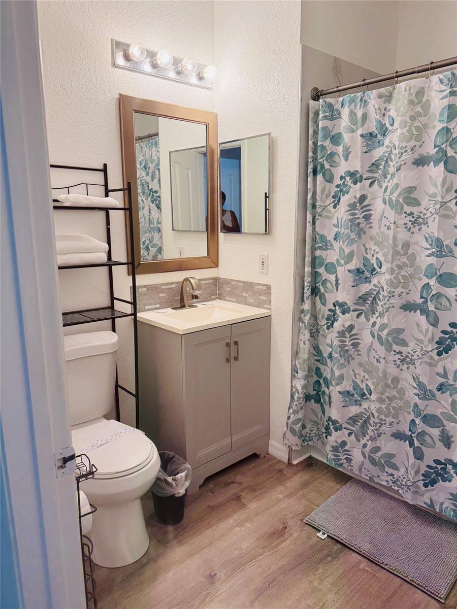 Image 7 of 9 For 8909 Legacy Ct  203