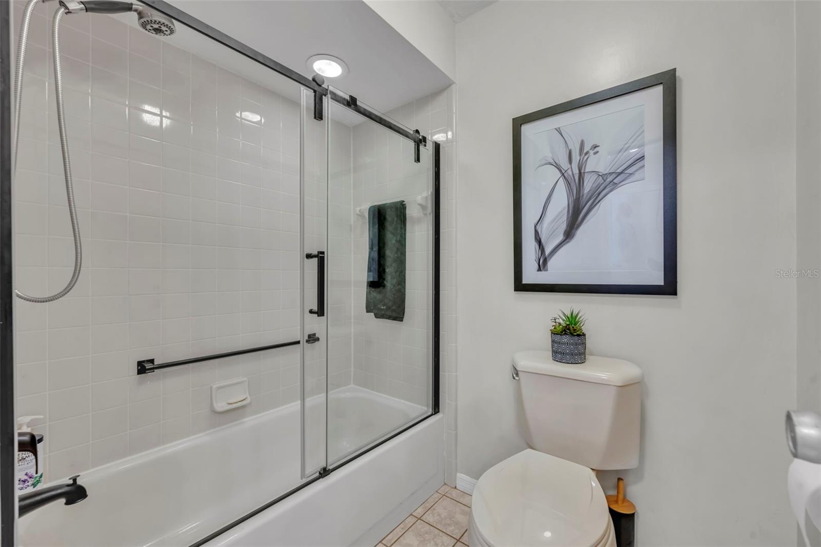 Image 23 of 40 For 6126 Sequoia Drive N