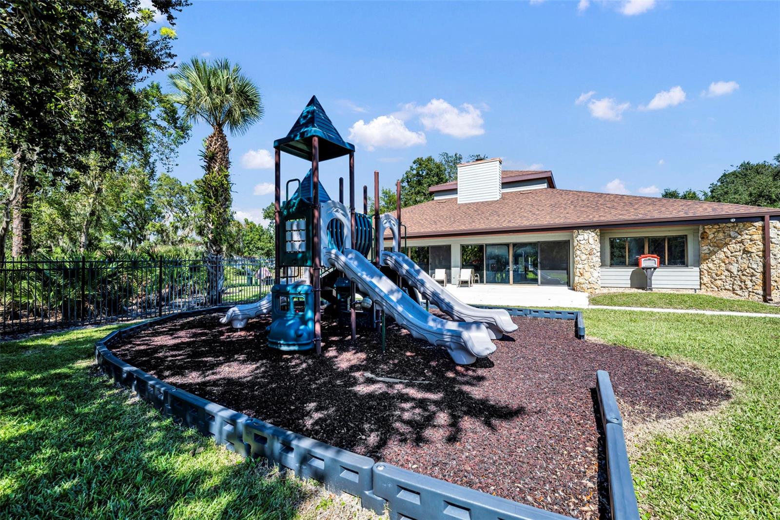 Image 33 of 40 For 6126 Sequoia Drive N