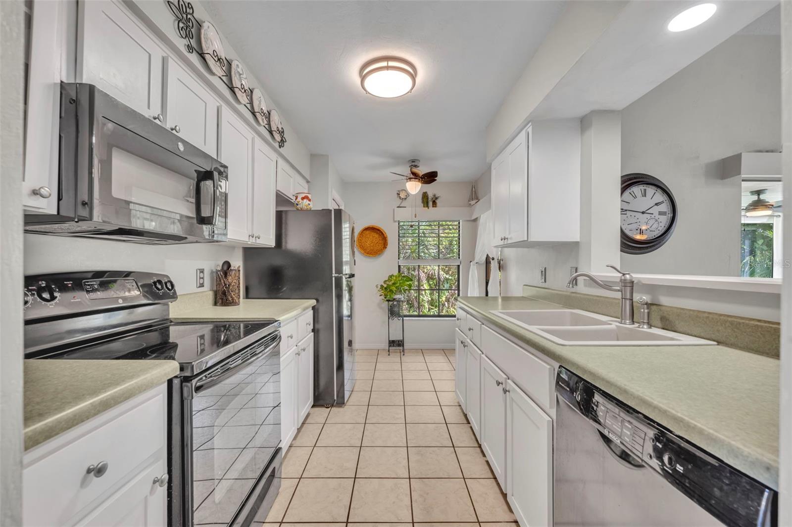 Image 8 of 40 For 6126 Sequoia Drive N