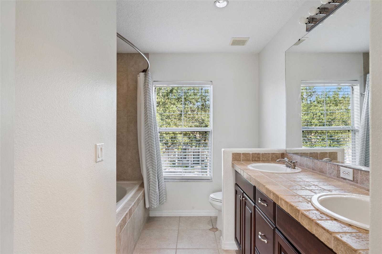 Image 21 of 42 For 14514 Clarkson Drive