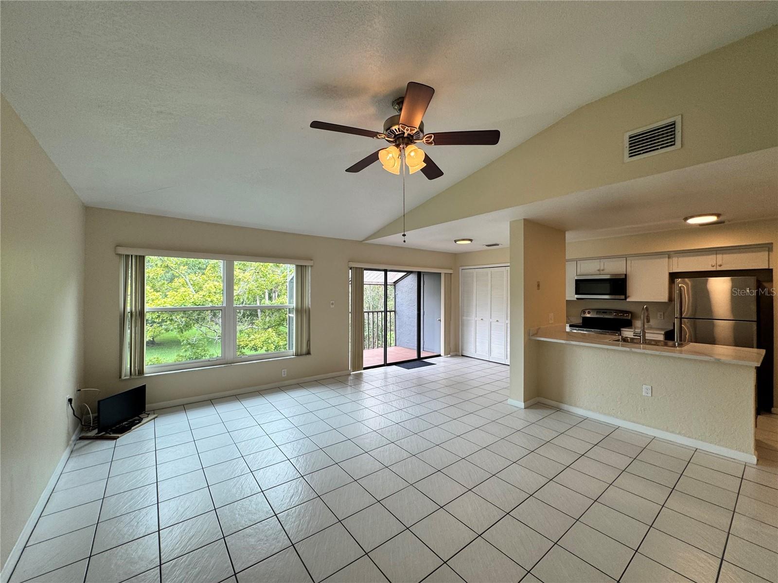 Image 4 of 28 For 4740 Chevy Place 163