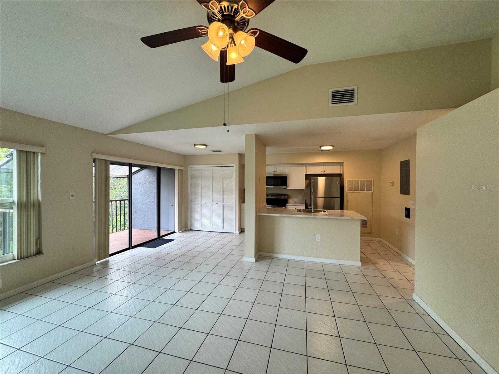 Image 5 of 28 For 4740 Chevy Place 163