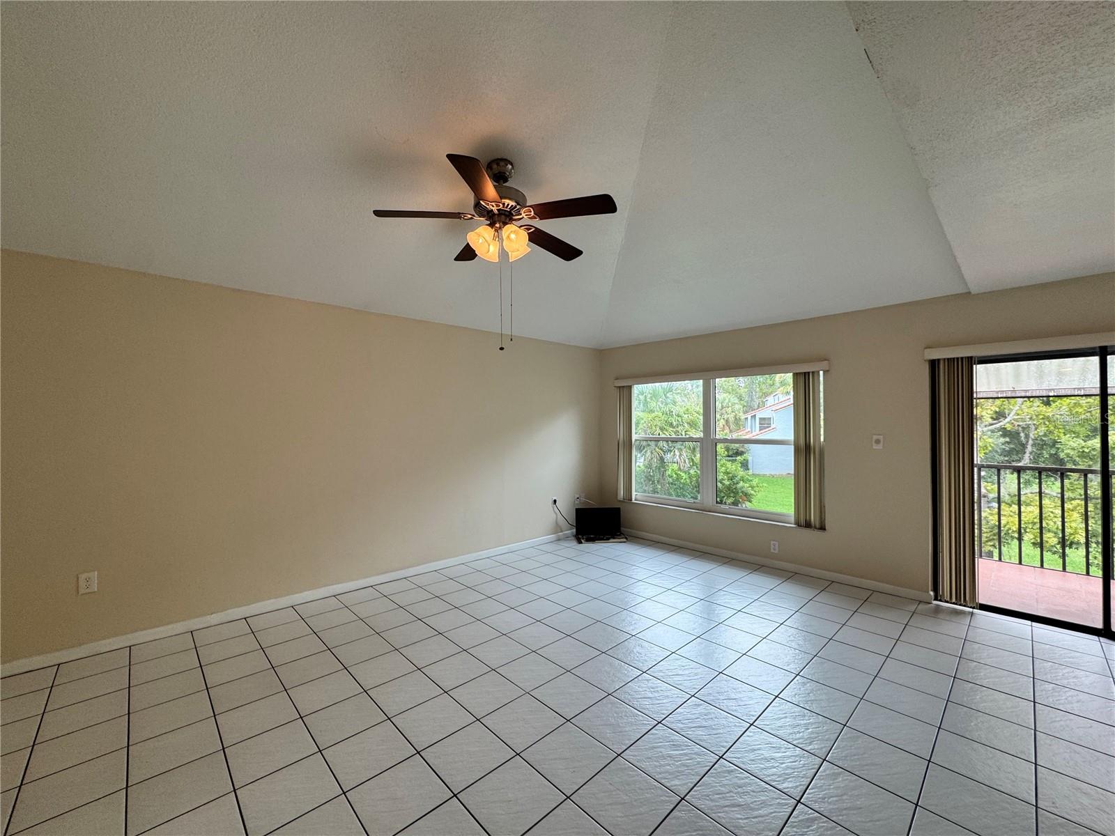 Image 6 of 28 For 4740 Chevy Place 163