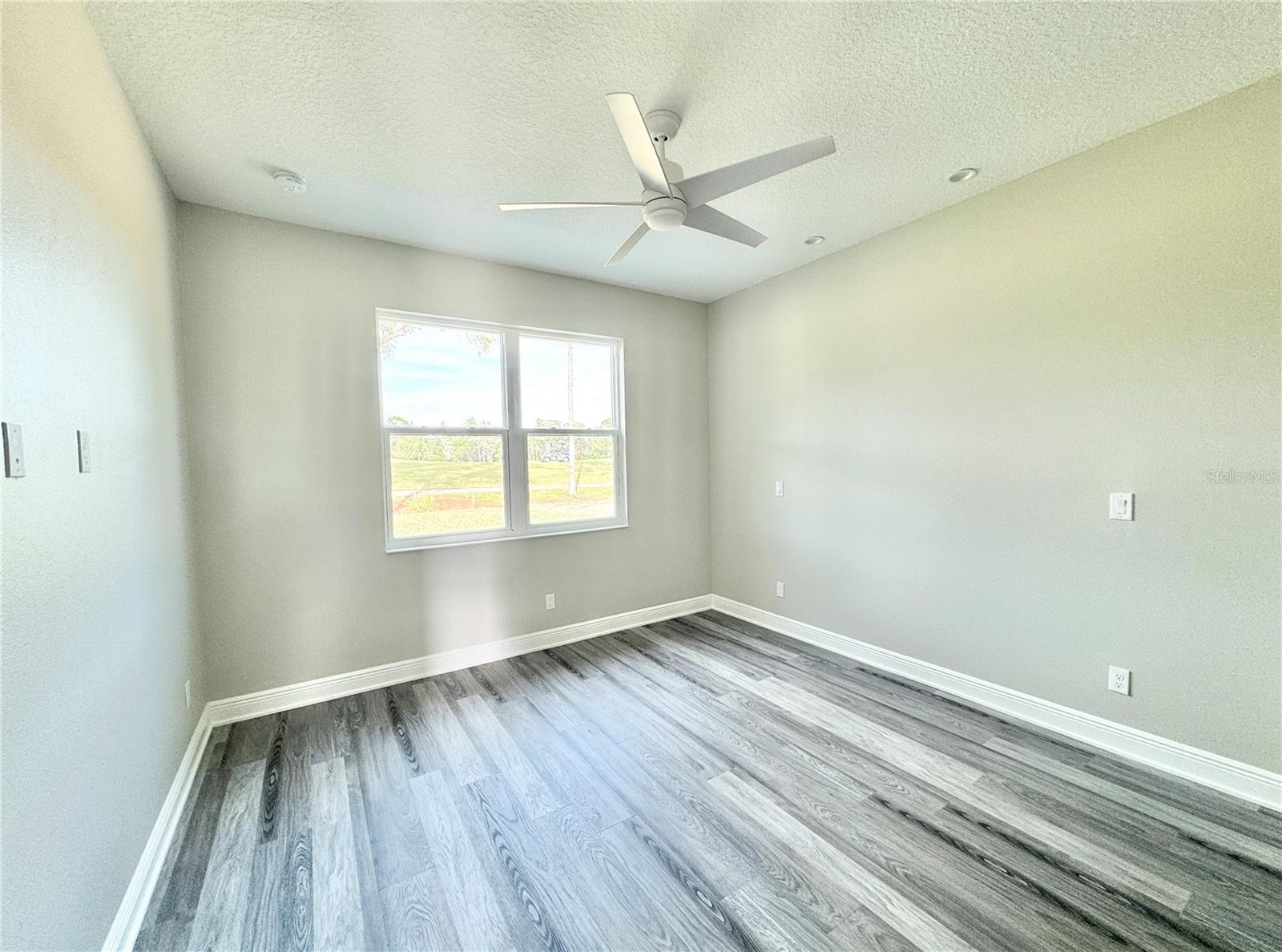 Image 11 of 32 For 17665 61st Lane Road