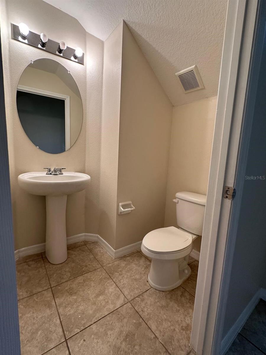 Image 10 of 26 For 2495 Seven Oaks Dr