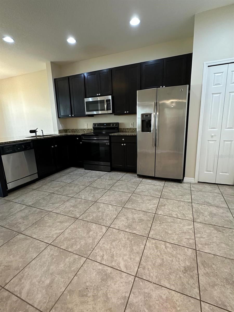 Image 6 of 26 For 2495 Seven Oaks Dr