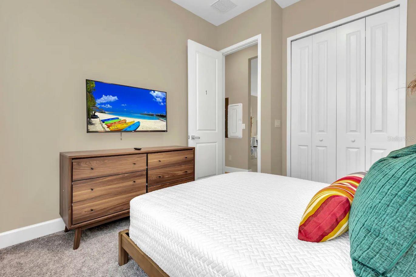 Image 13 of 37 For 248 Villa Domani Circle