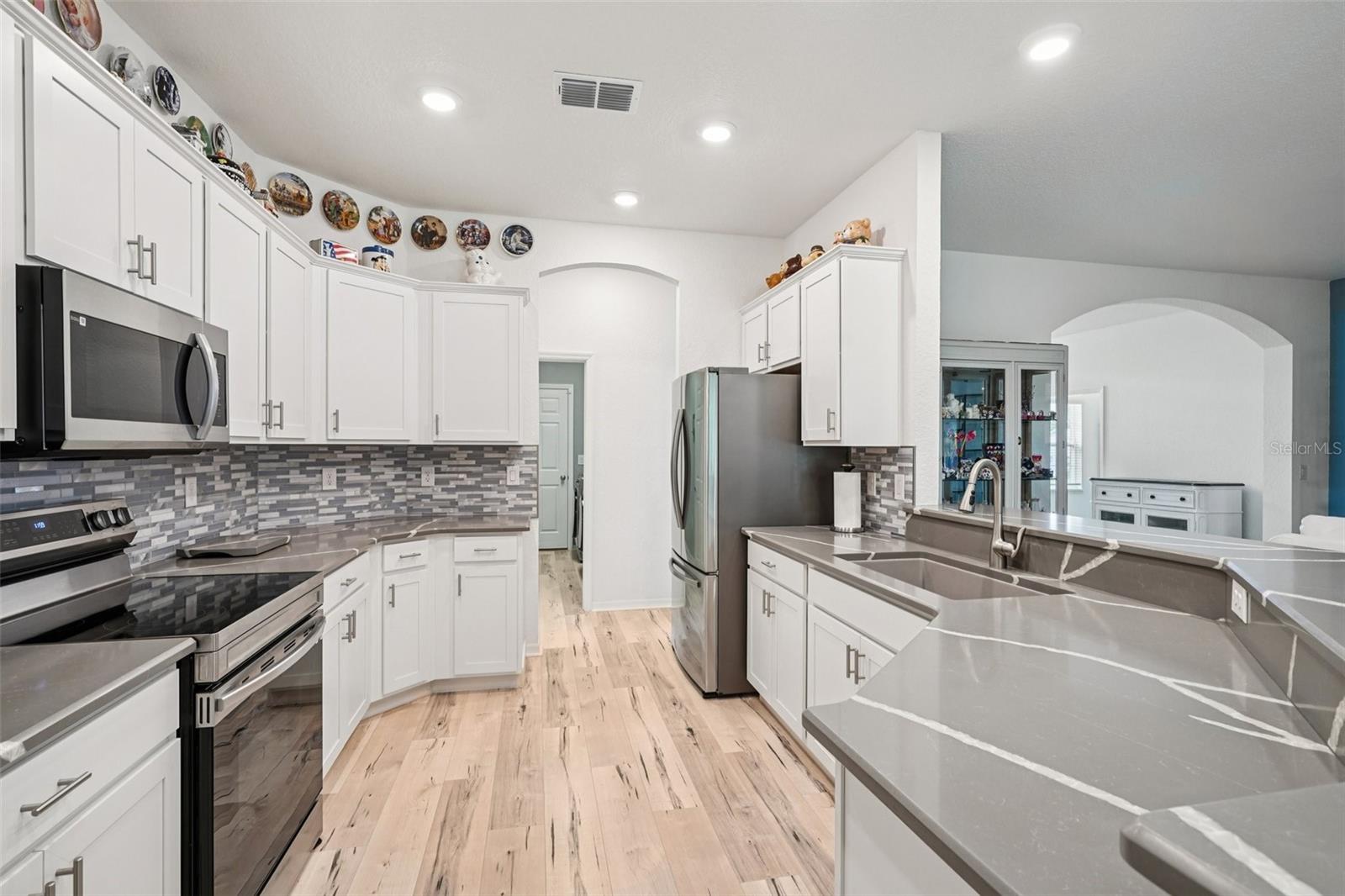 Image 11 of 30 For 4909 107th Loop