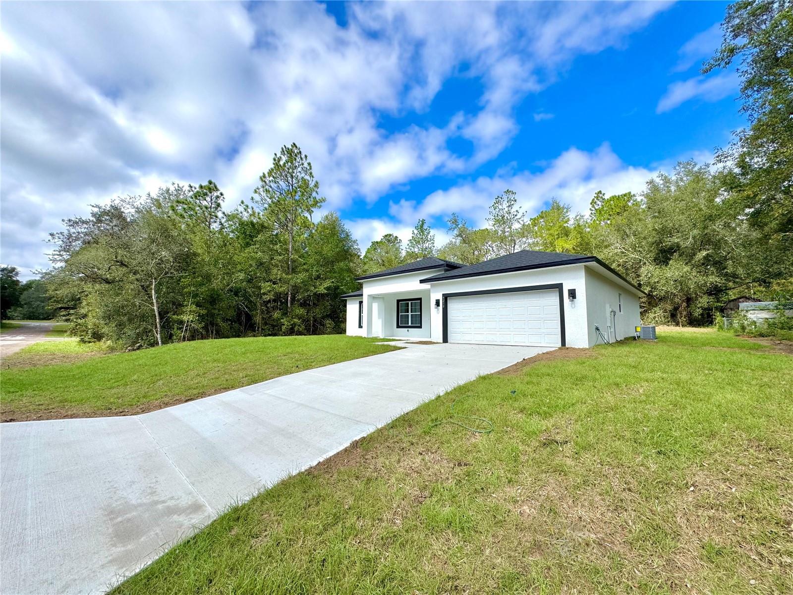 Listing photo id 1 for 9210 Hunter Way