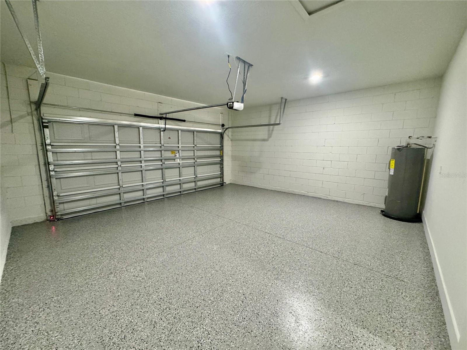 Listing photo id 29 for 9210 Hunter Way