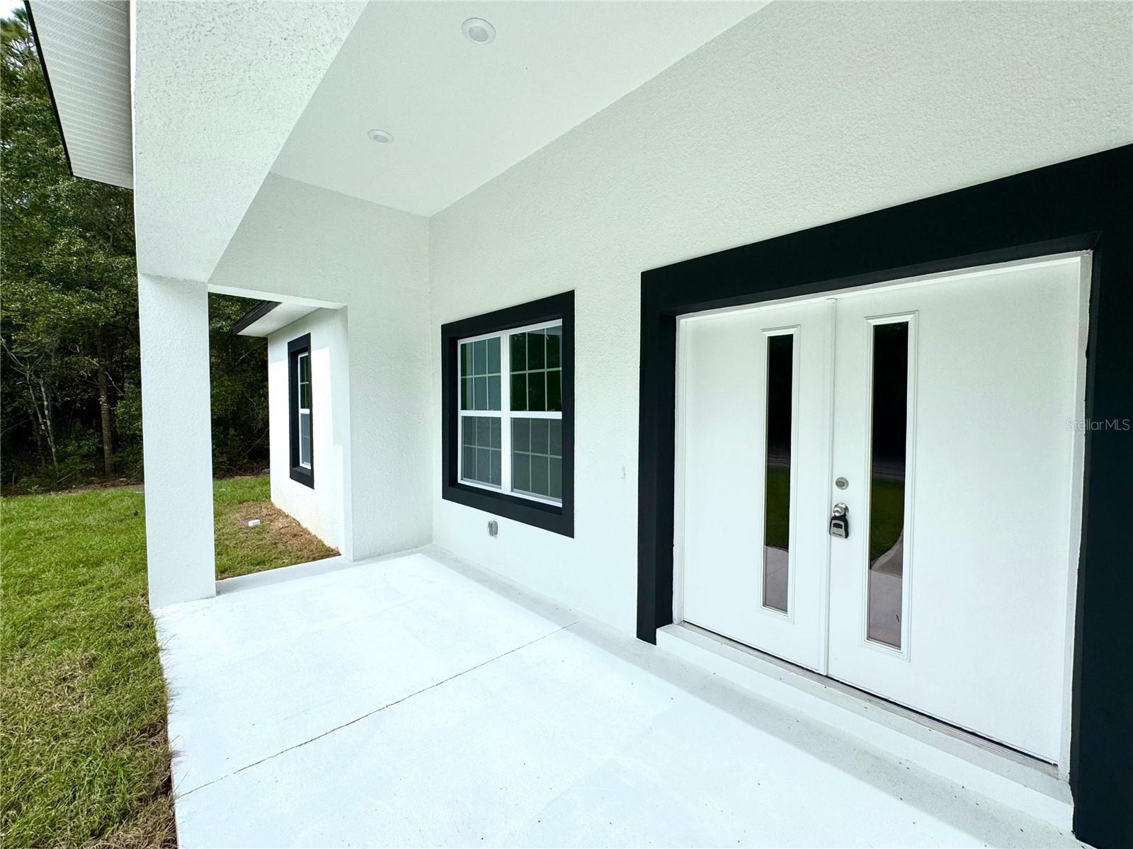 Listing photo id 3 for 9210 Hunter Way