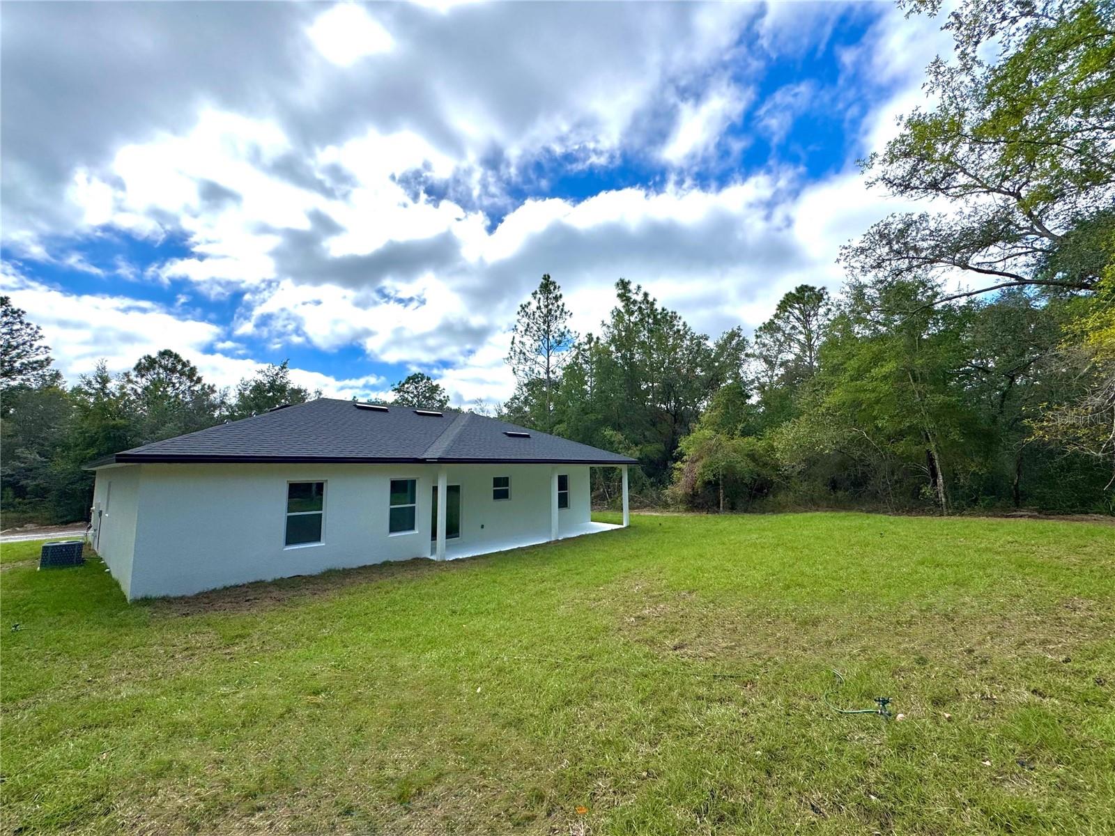 Listing photo id 5 for 9210 Hunter Way