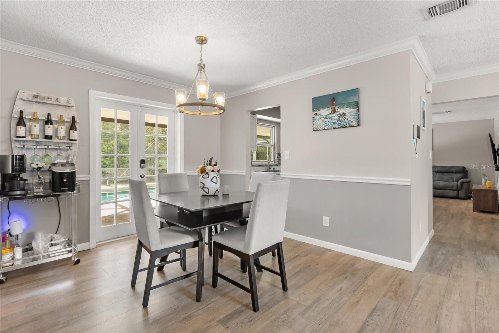 Image 11 of 30 For 1360 Westdale Avenue