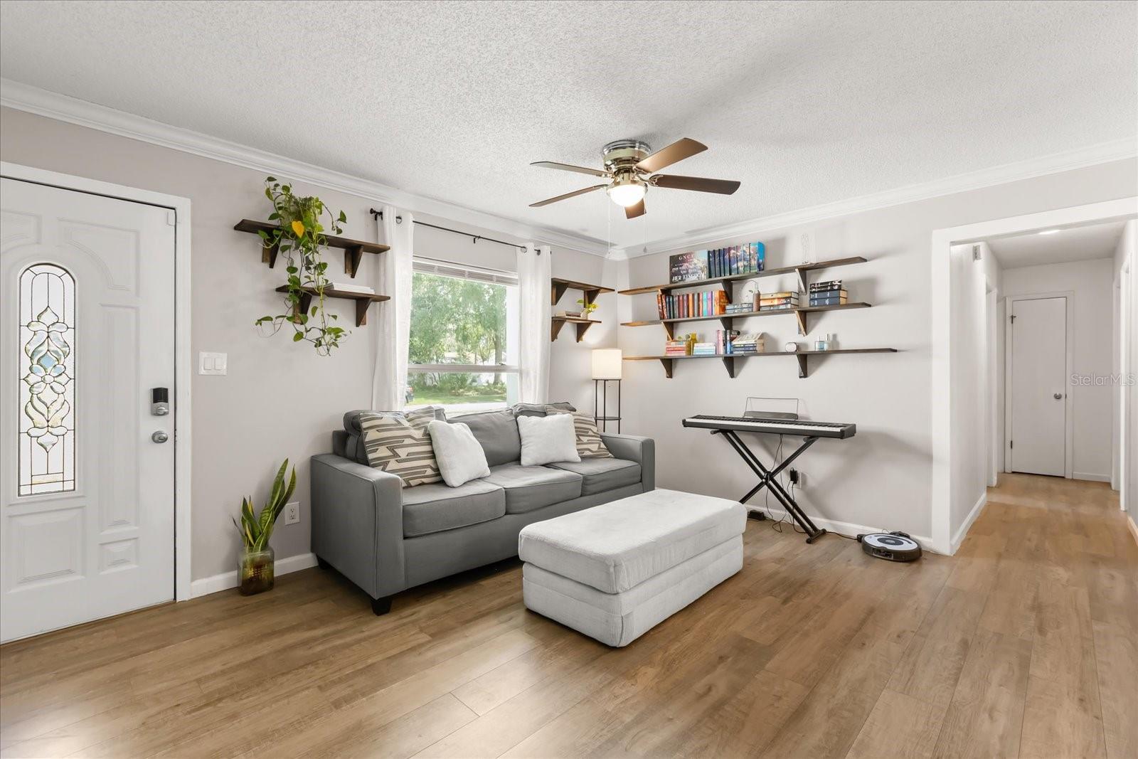 Image 4 of 30 For 1360 Westdale Avenue