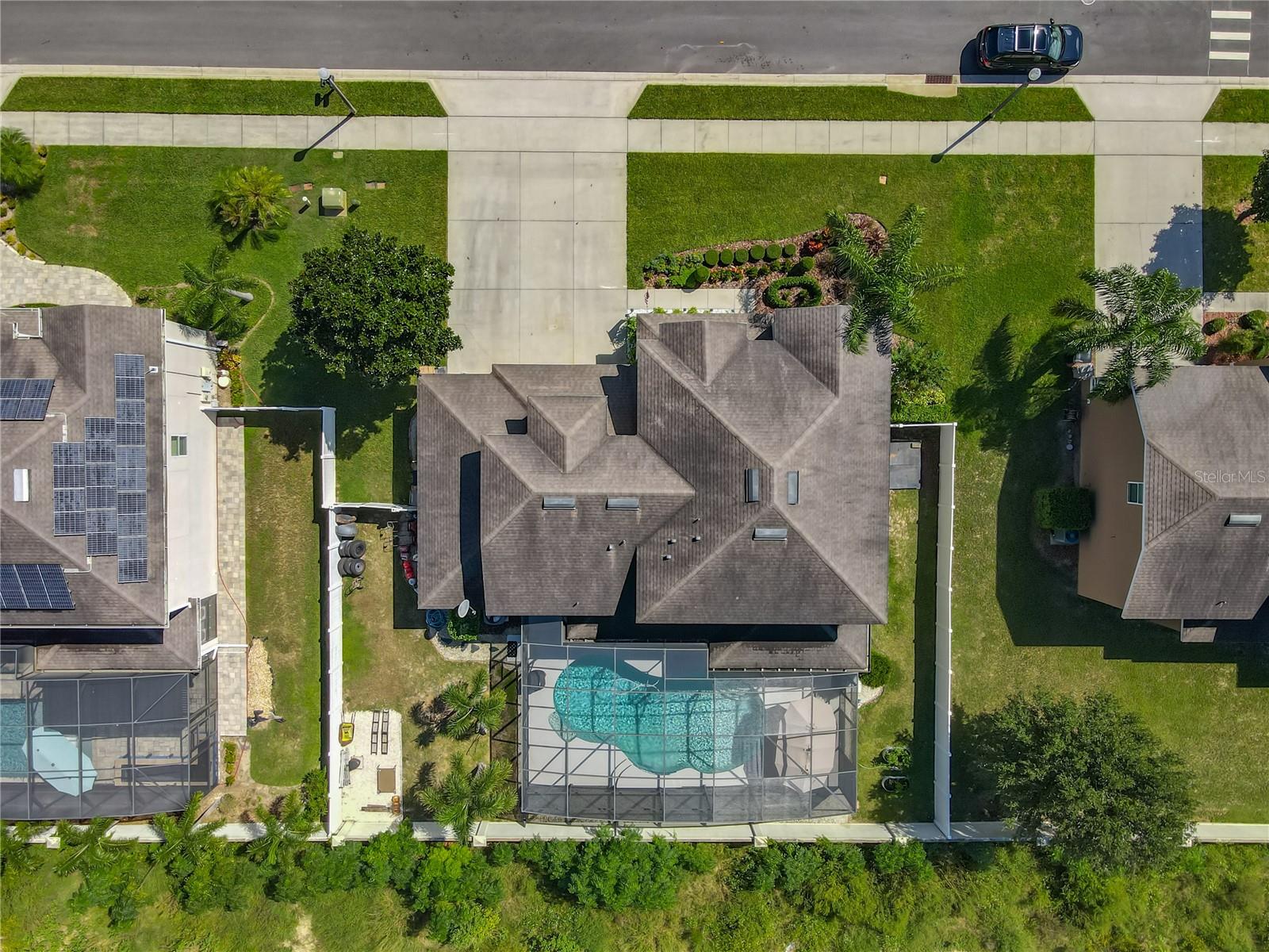 Image 2 of 39 For 558 Willet Avenue