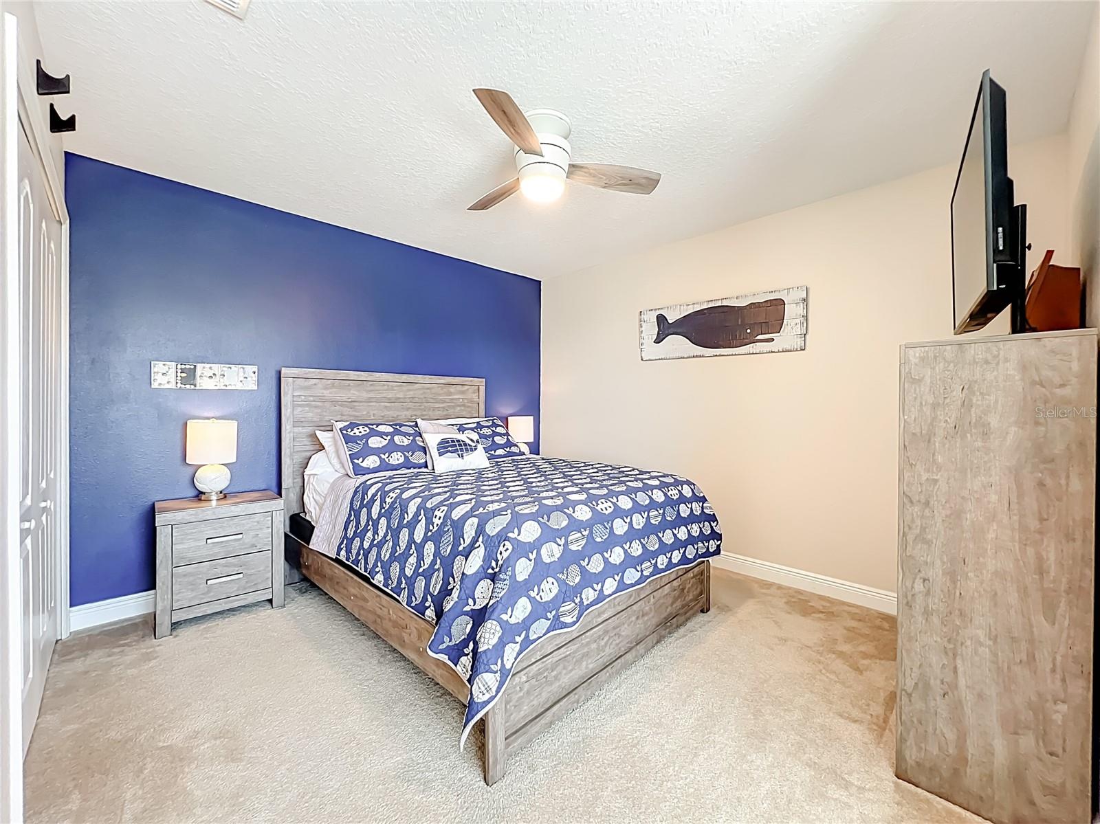 Image 30 of 39 For 558 Willet Avenue