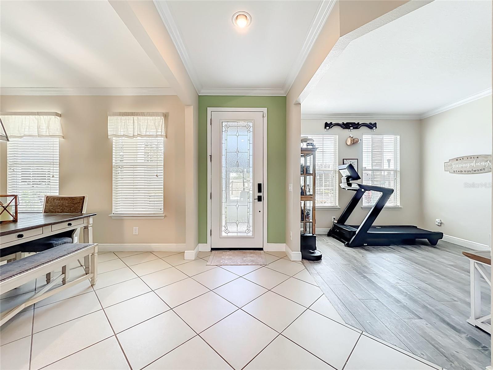 Image 4 of 39 For 558 Willet Avenue