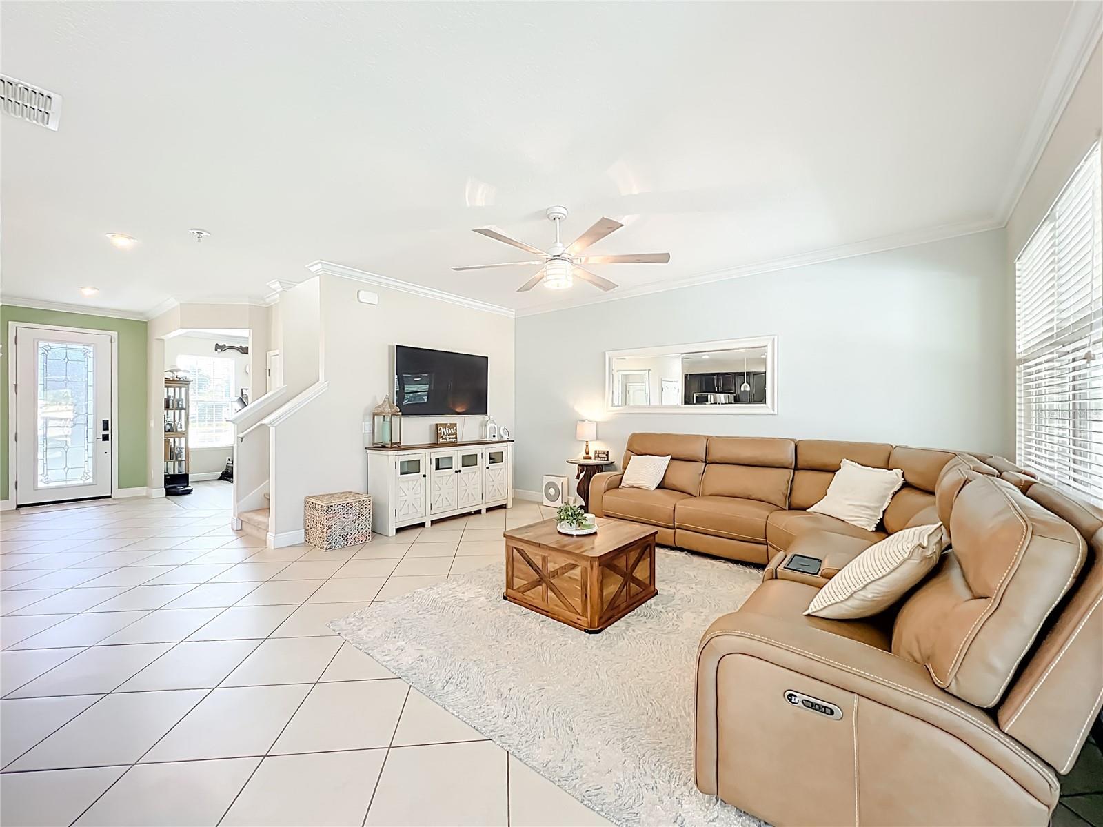 Image 9 of 39 For 558 Willet Avenue