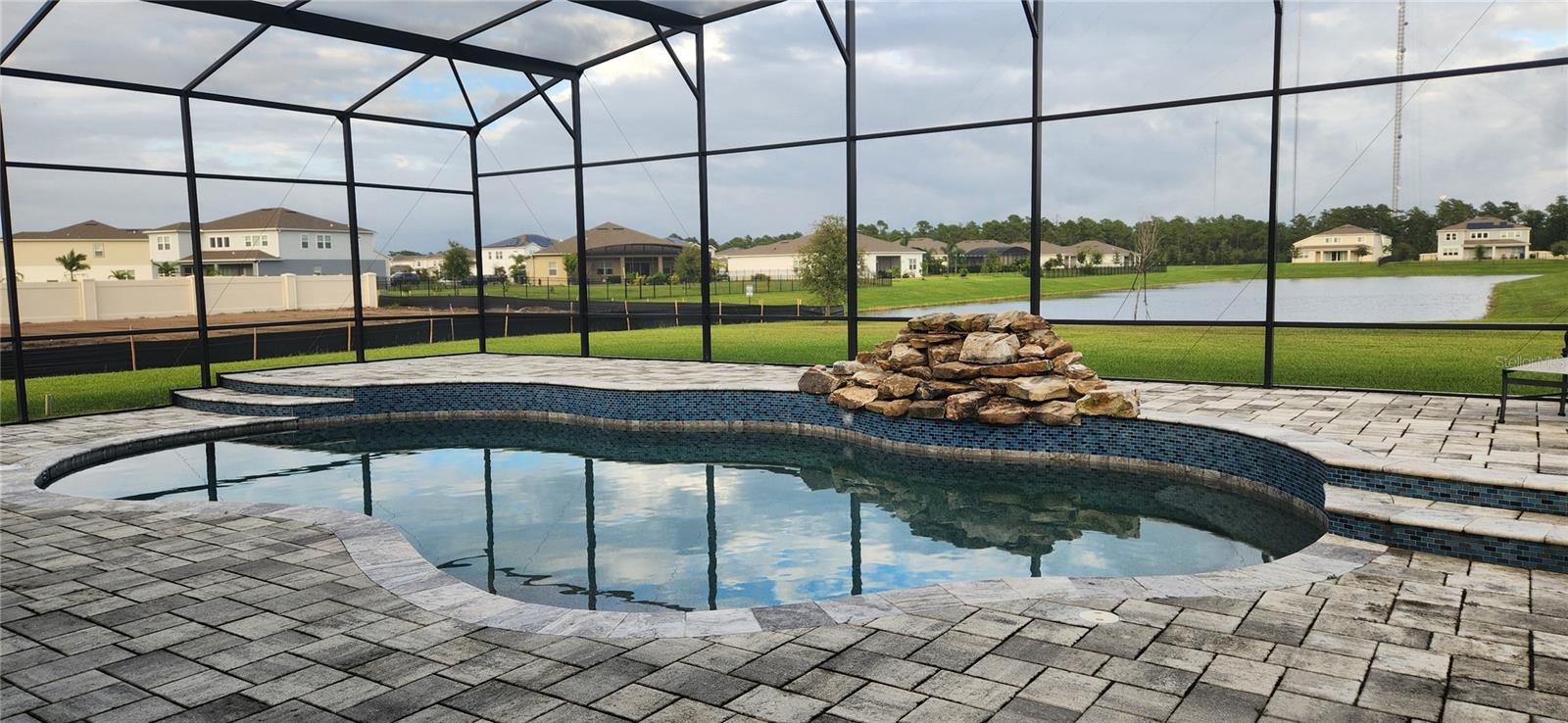 Image 31 of 43 For 4813 Marina Row Drive