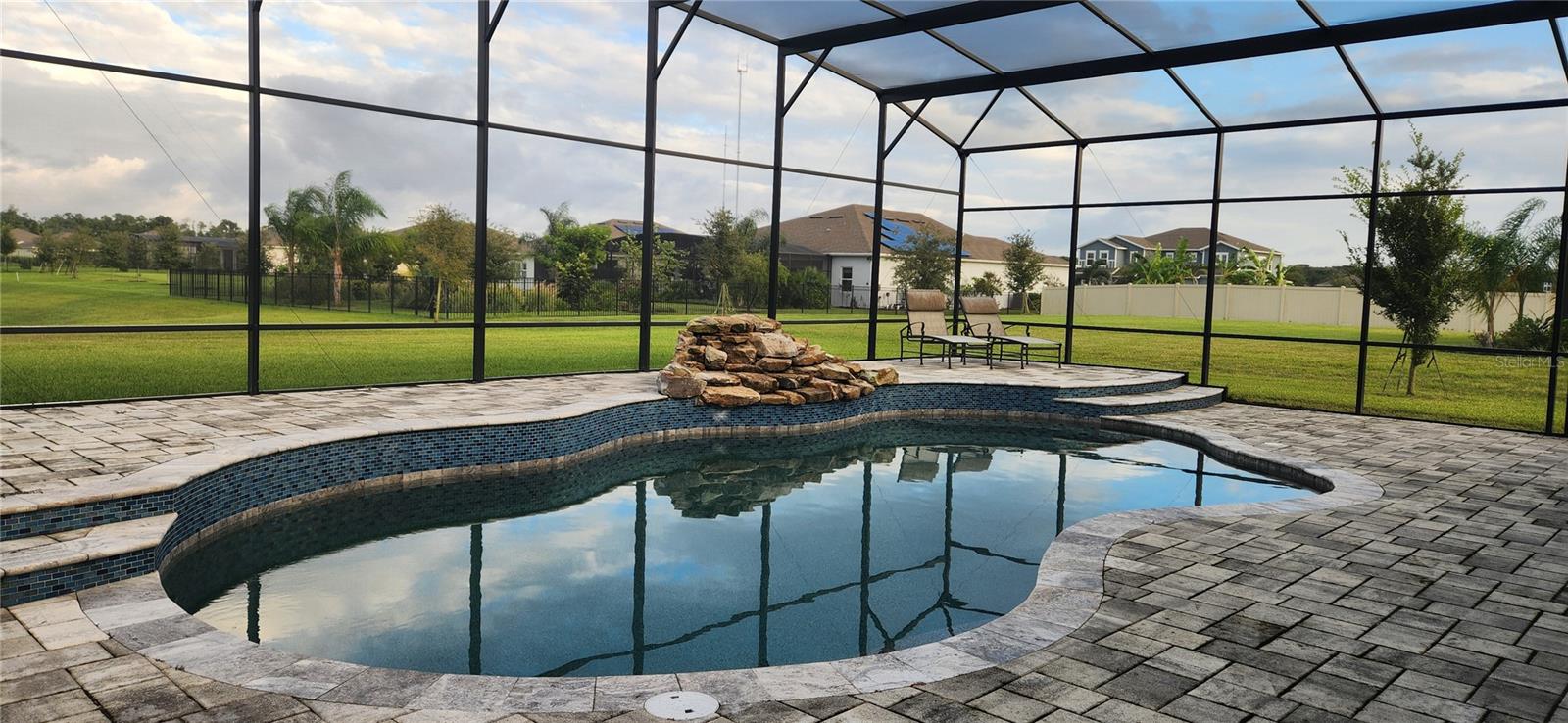 Image 32 of 43 For 4813 Marina Row Drive