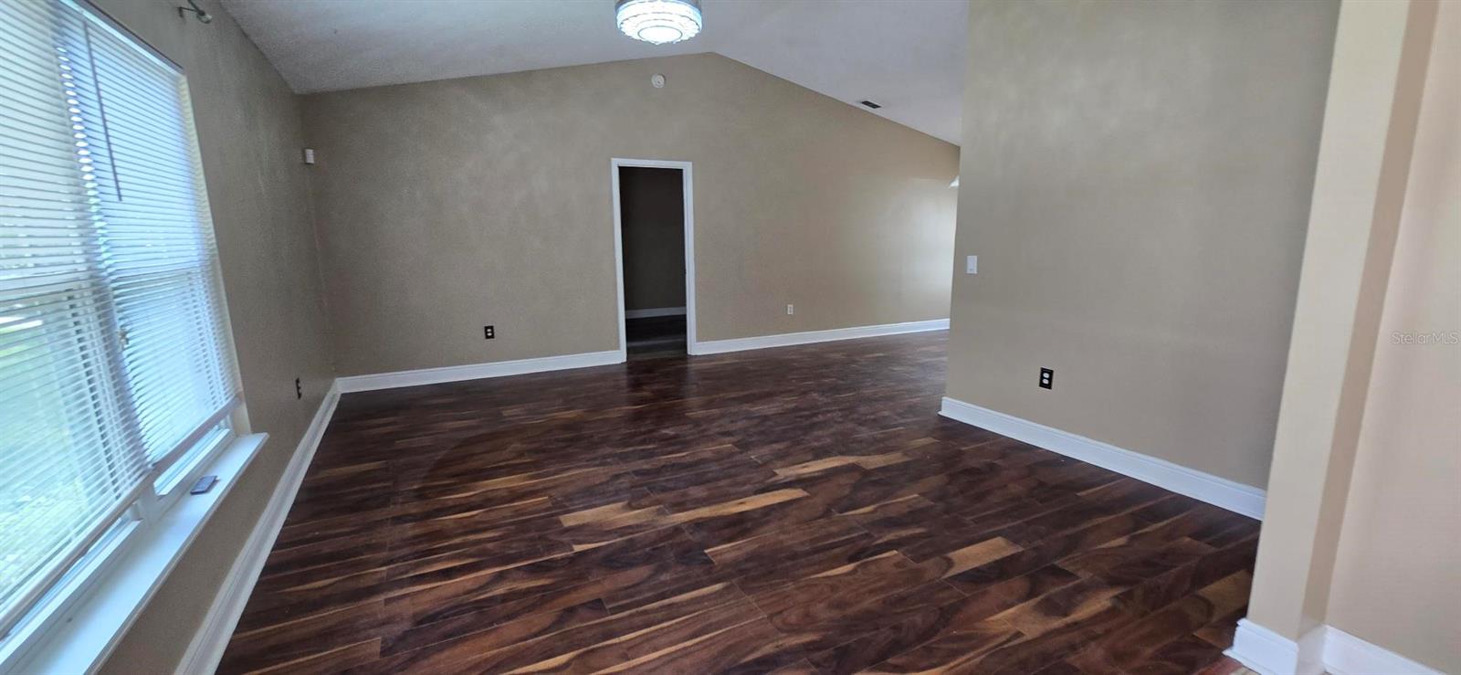 Image 5 of 21 For 978 Humphrey Boulevard