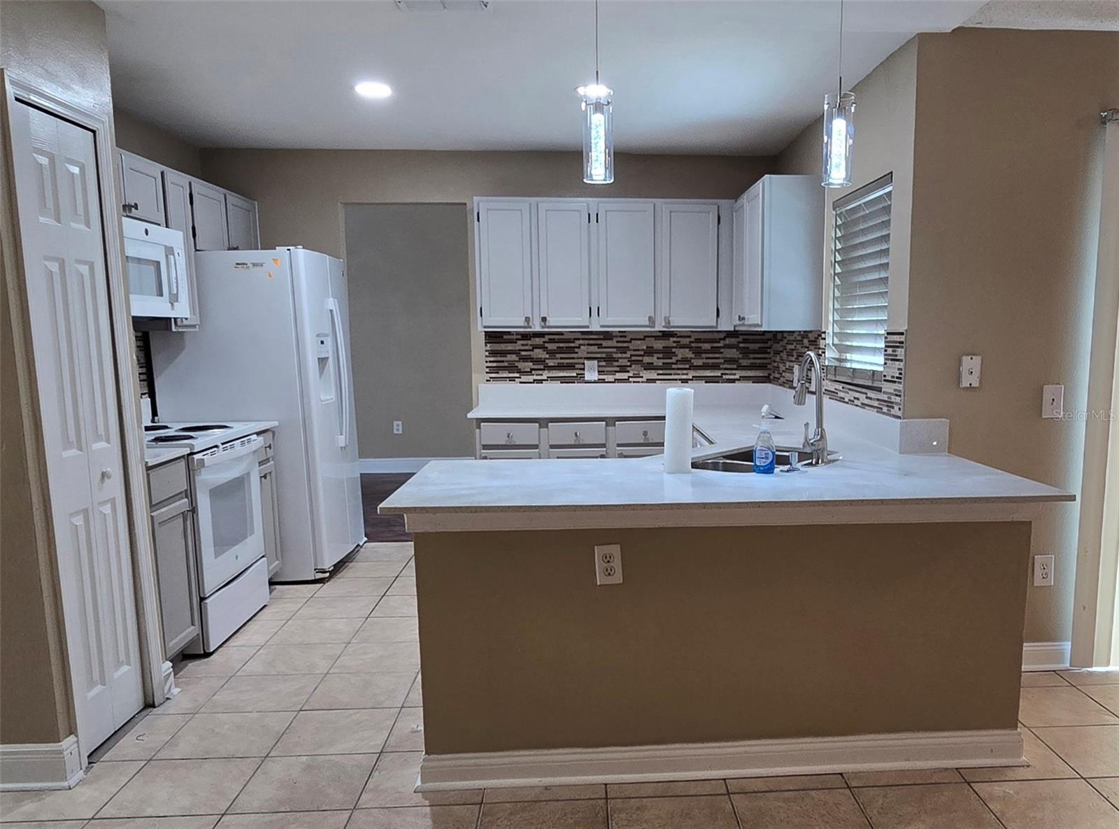 Image 8 of 21 For 978 Humphrey Boulevard