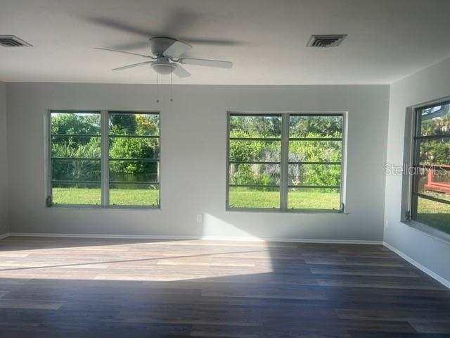 Image 28 of 43 For 1266 Lincoln Drive