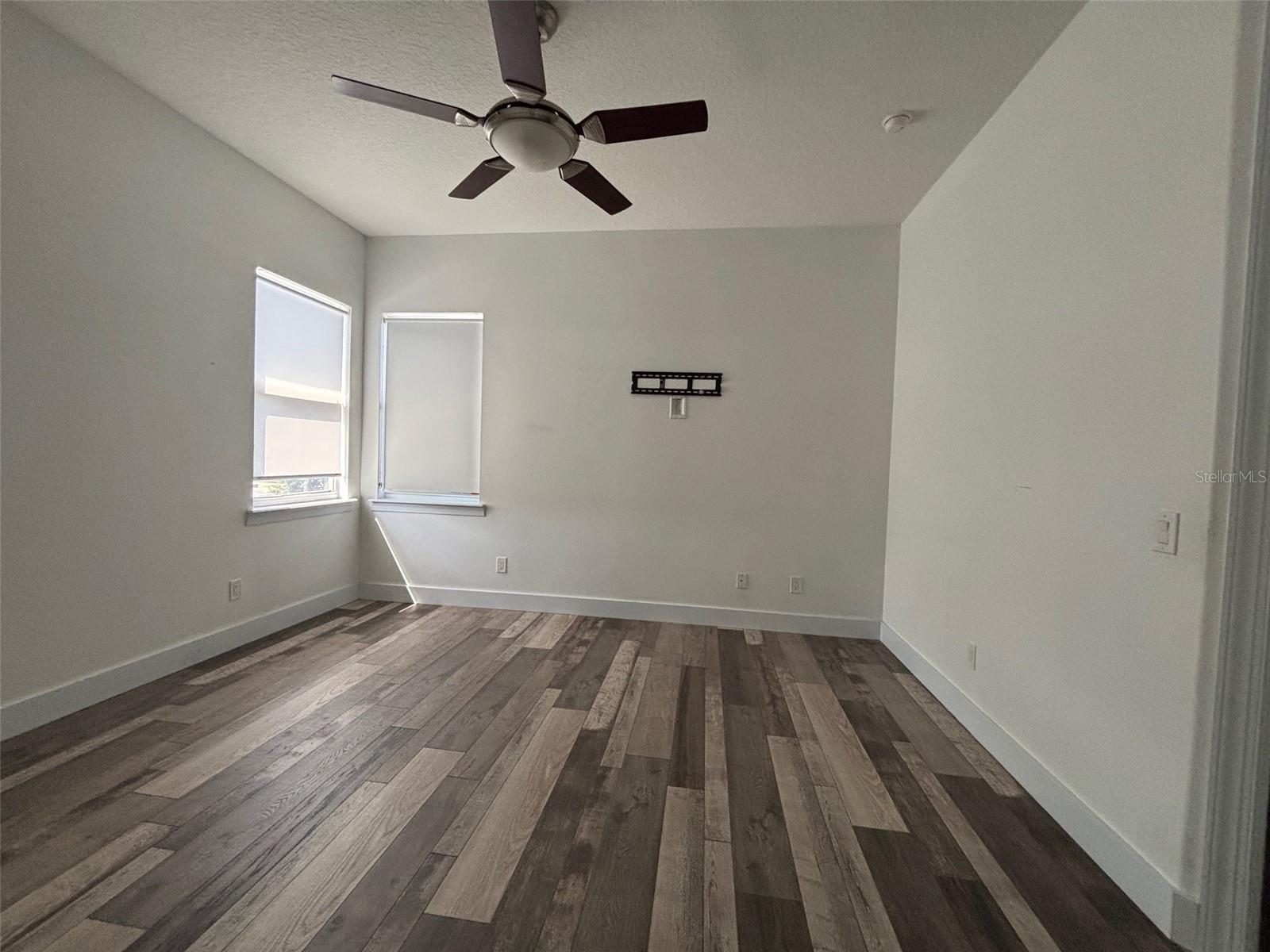 Image 17 of 21 For 3007 Central Boulevard 3007