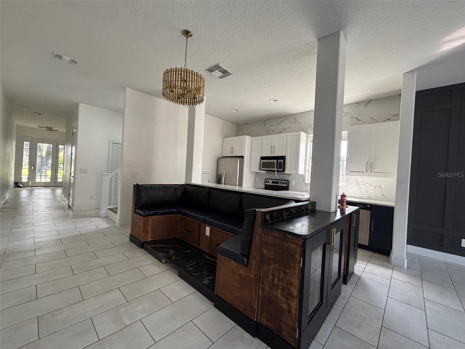 Image 4 of 21 For 3007 Central Boulevard 3007