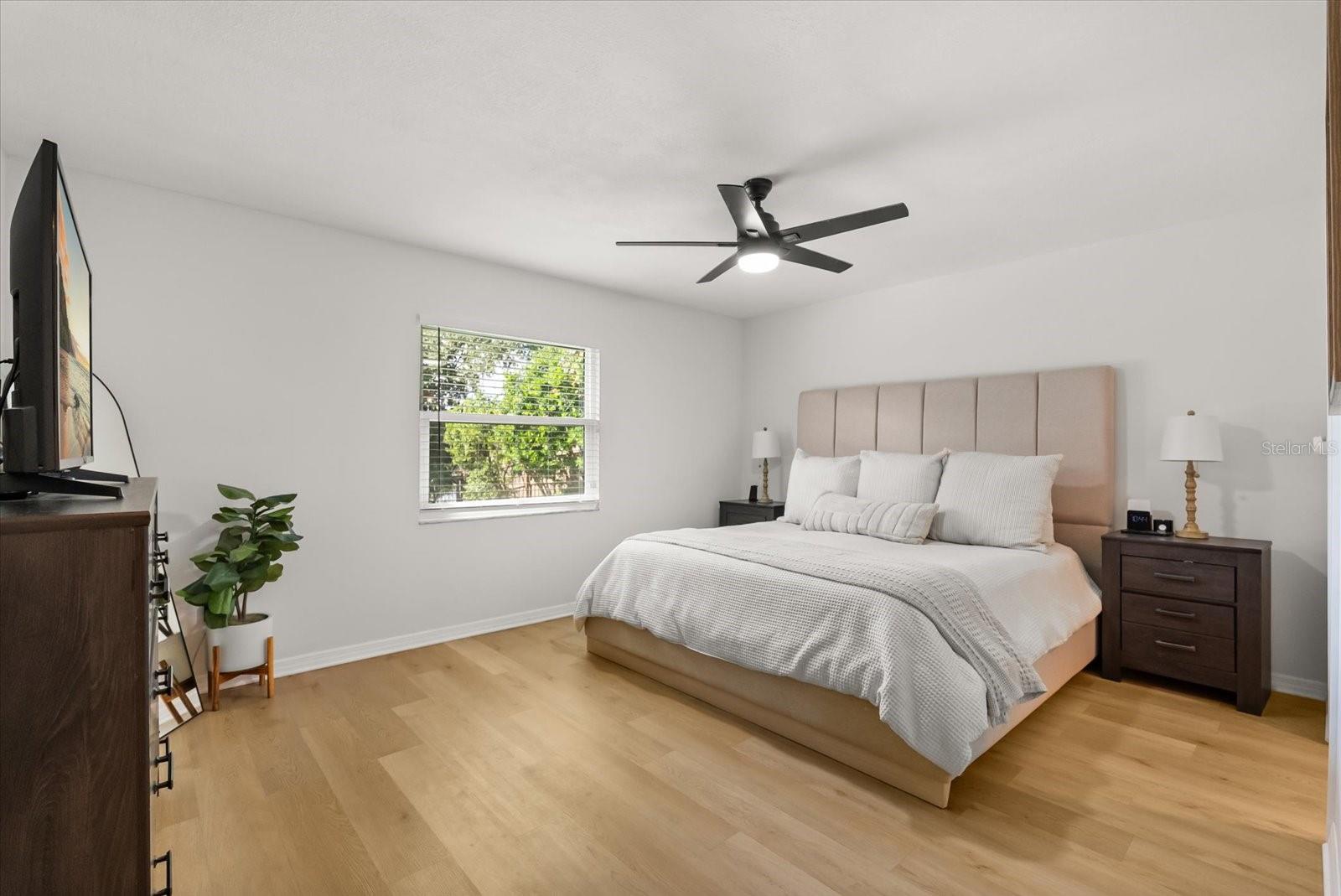 Image 12 of 29 For 212 Sheridan Avenue