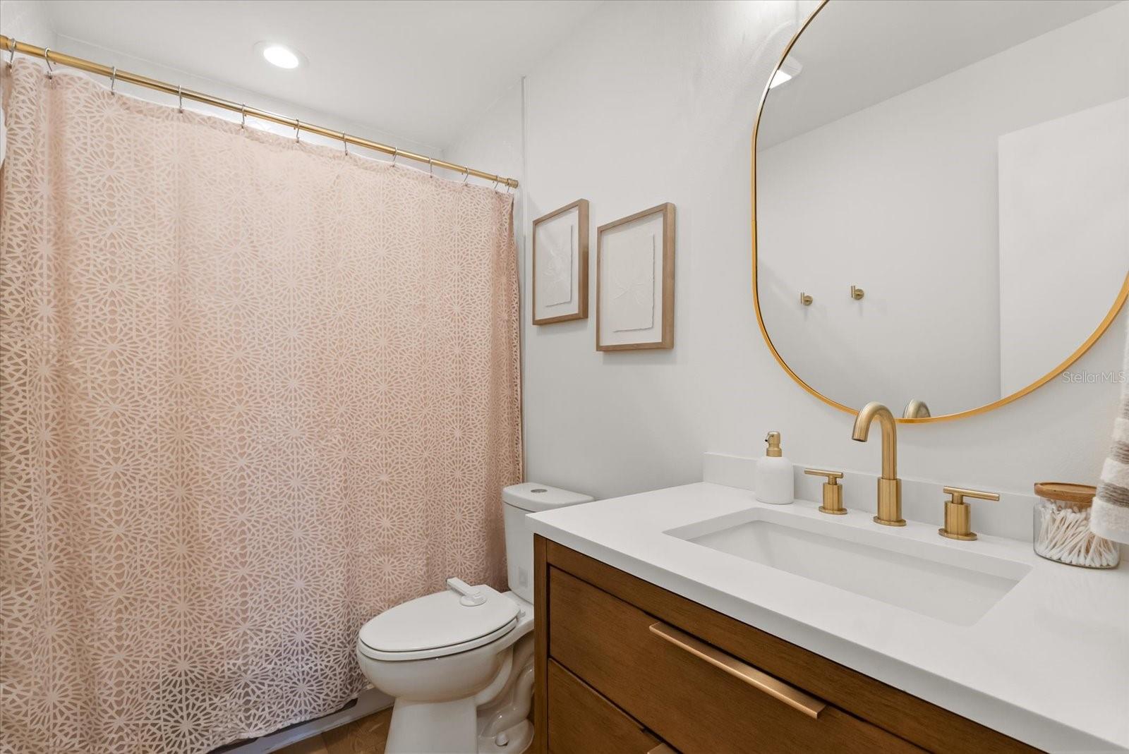 Image 17 of 29 For 212 Sheridan Avenue