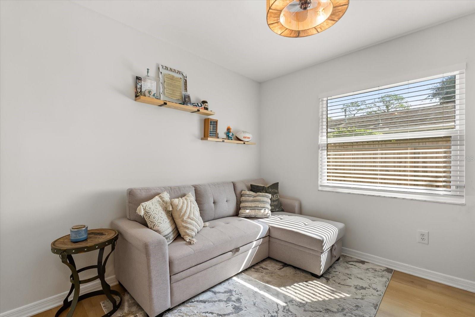 Image 19 of 29 For 212 Sheridan Avenue
