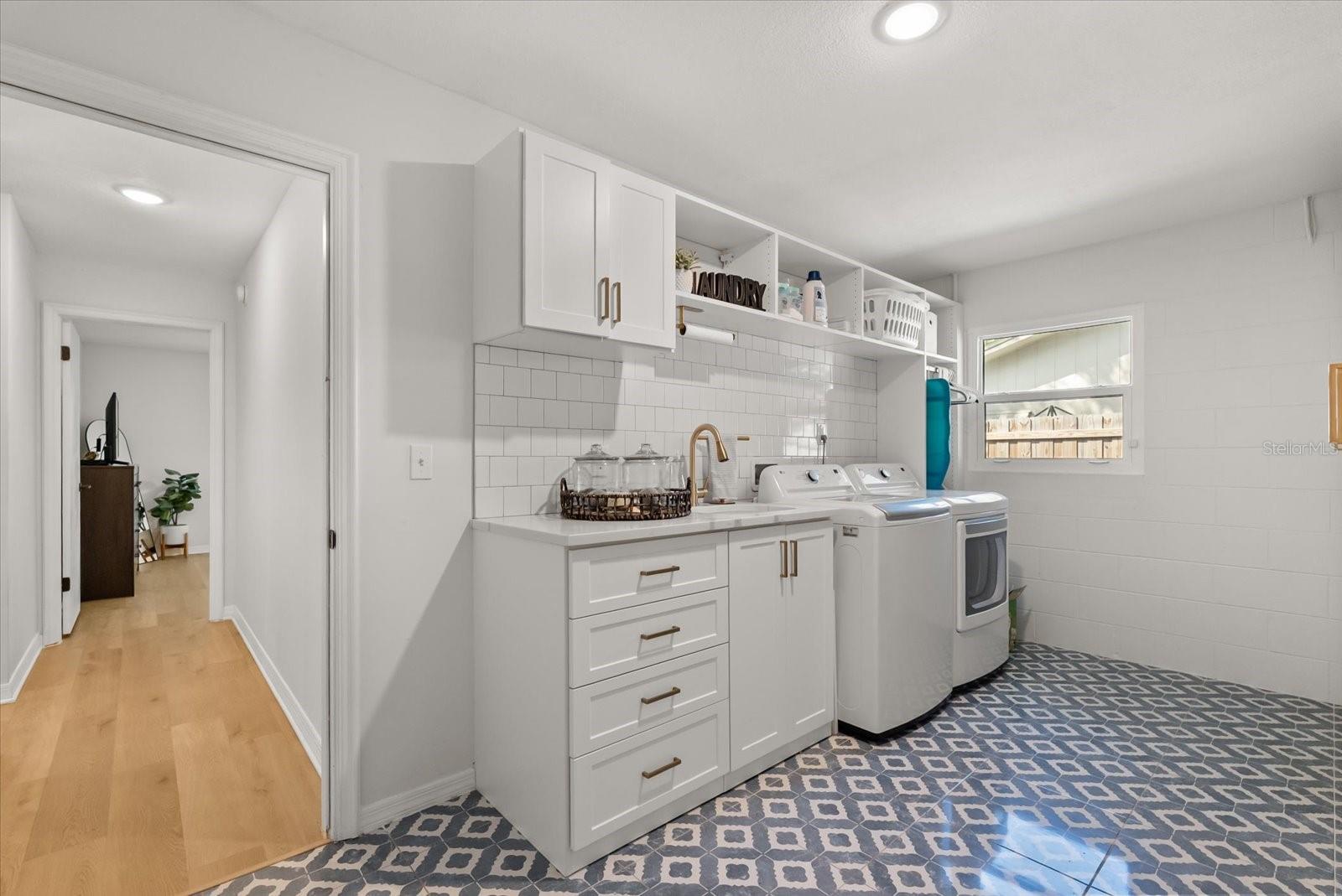 Image 20 of 29 For 212 Sheridan Avenue