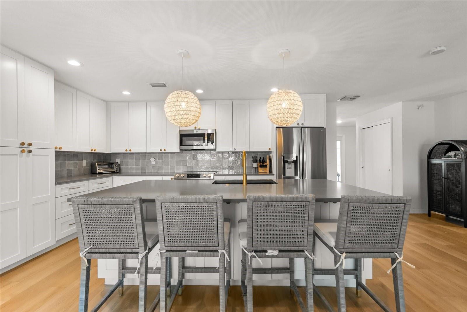 Image 8 of 29 For 212 Sheridan Avenue