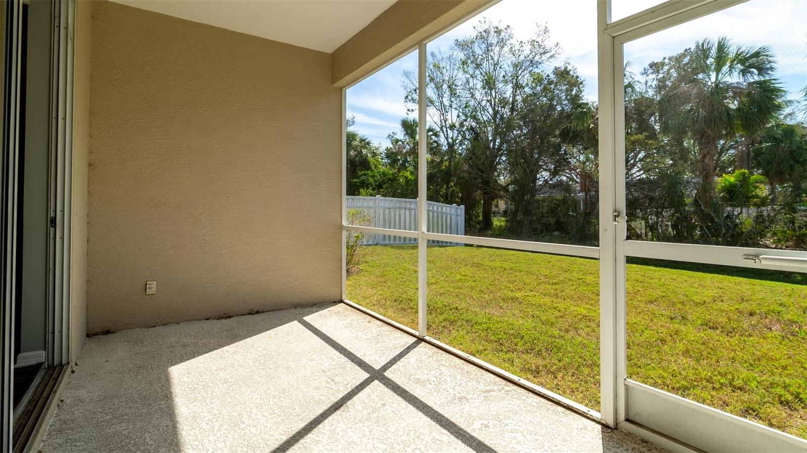 Image 14 of 28 For 5320 Aqua Breeze Drive